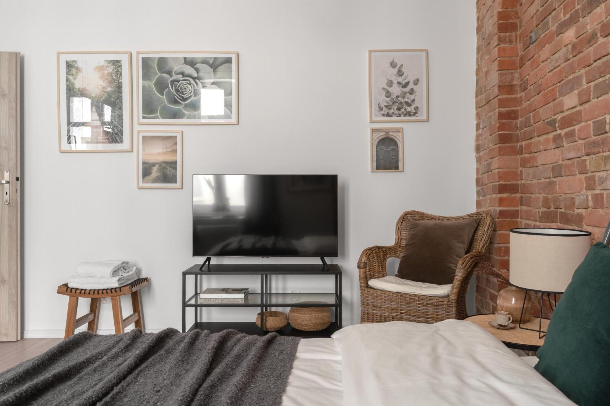 Harbor - Damrota Apartment
